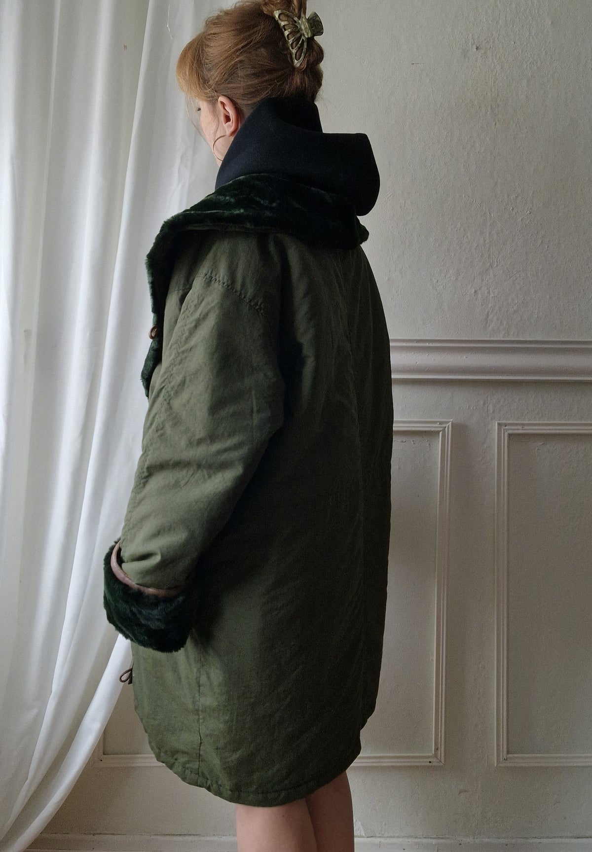 Vintage oversized coat in olive green with an expansive faux-fur shawl collar