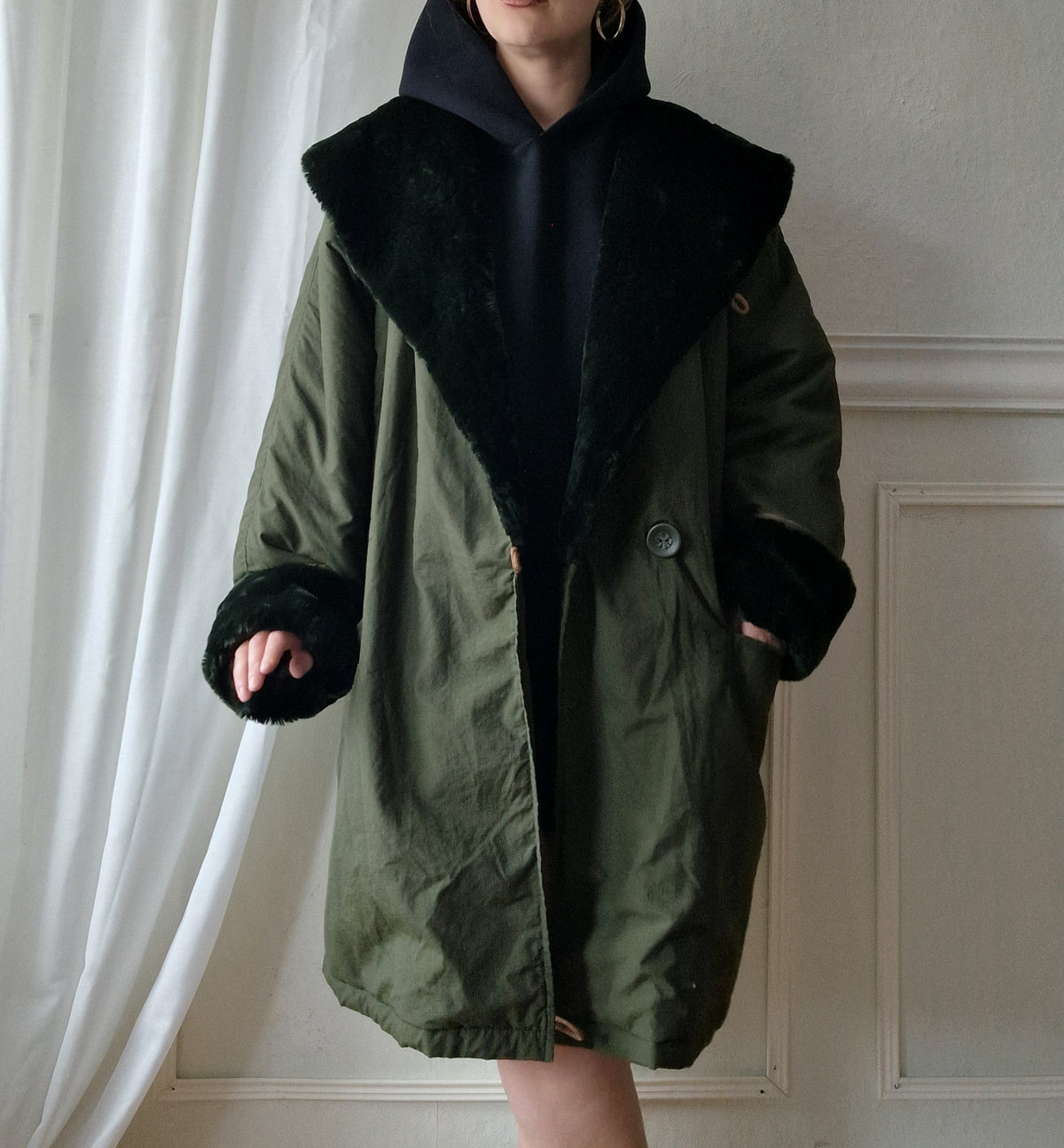 Vintage oversized coat in olive green with an expansive faux-fur shawl collar