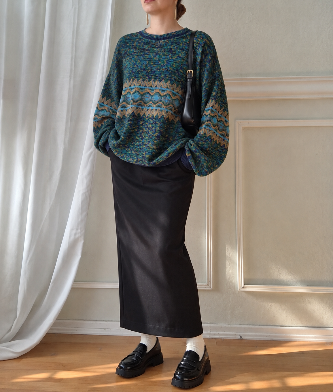 Lightweight, comfortable 80s knit sweater