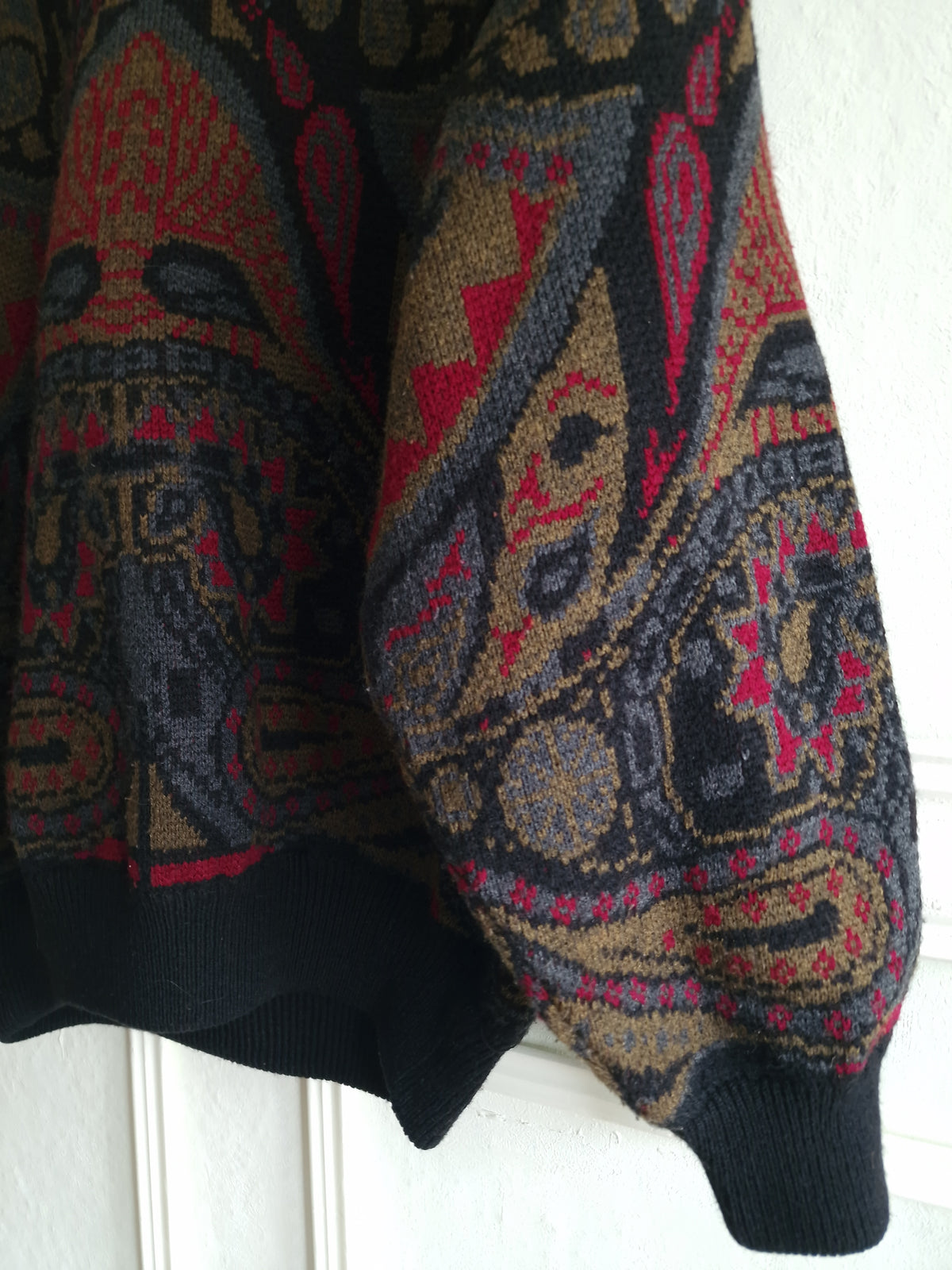 Vintage patterned knit sweater