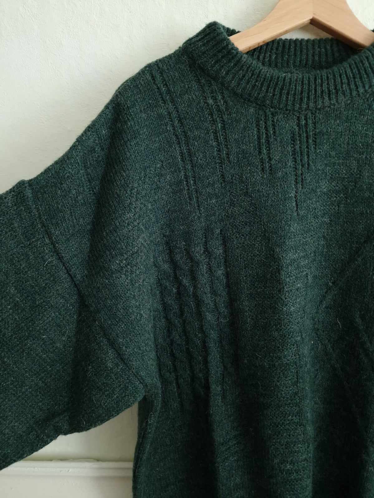 Wool blend vintage Italian Knit Sweater 🖤
